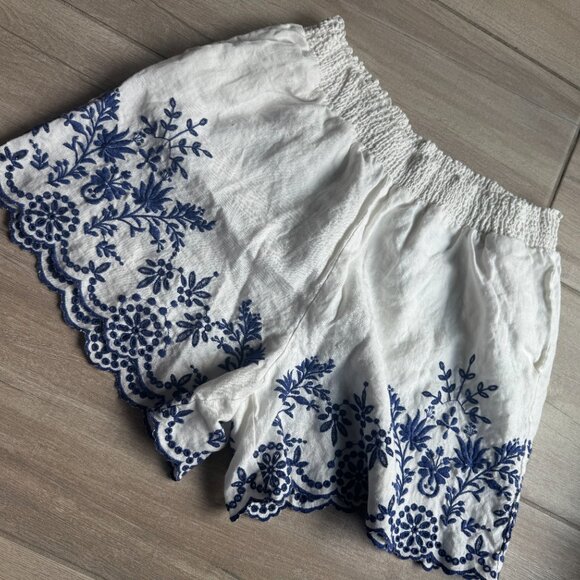 JOHNNY WAS white/blue scalloped detail linen shorts - Women's Size XL - Picture 2 of 4